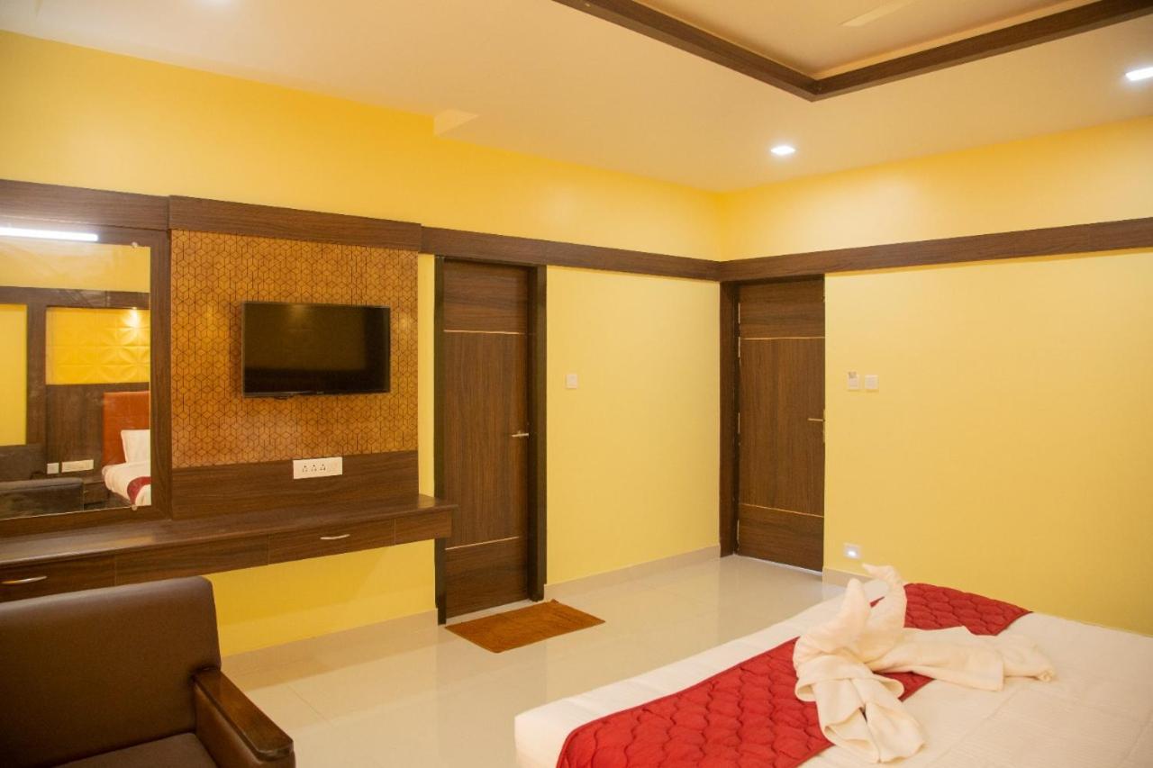 Sri Balaji Grand Hotel Kumbakonam Exterior foto